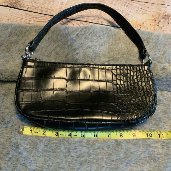Urban Outfitters Black Crocodile Shoulder Bag - Picture 8 of 8